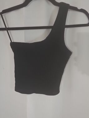 Black One-Shoulder Ribbed Crop Top - Women
